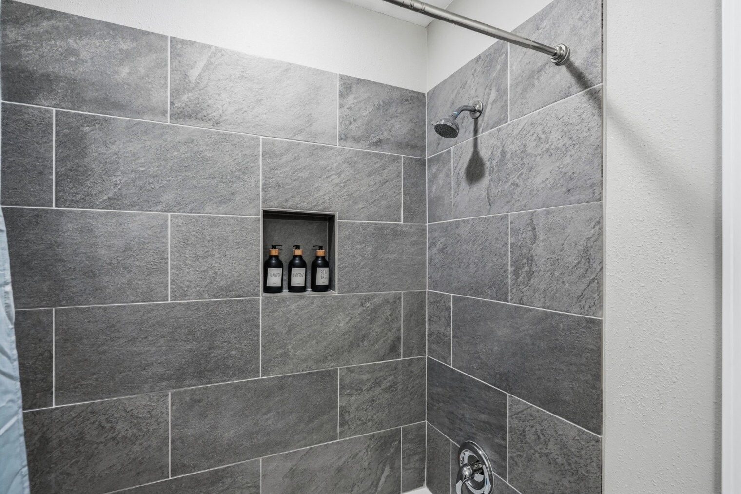 Building Photo - 2306 E Houston St