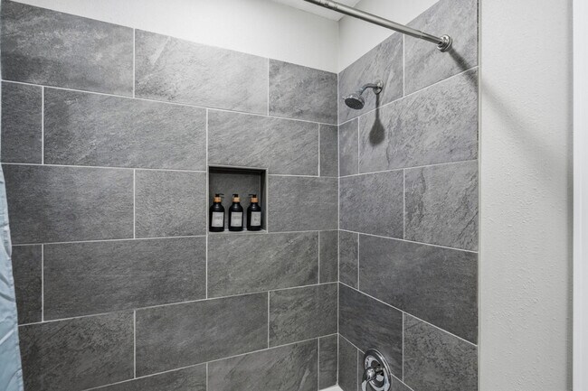 Building Photo - 2306 E Houston St