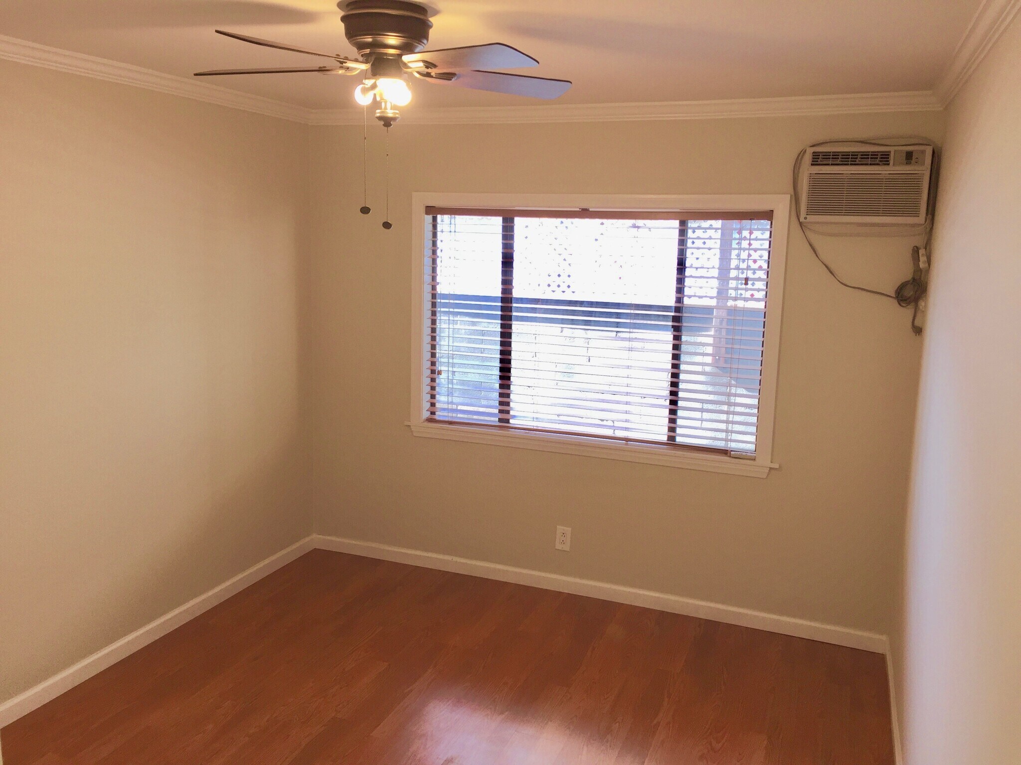 Building Photo - 411 Douglas St