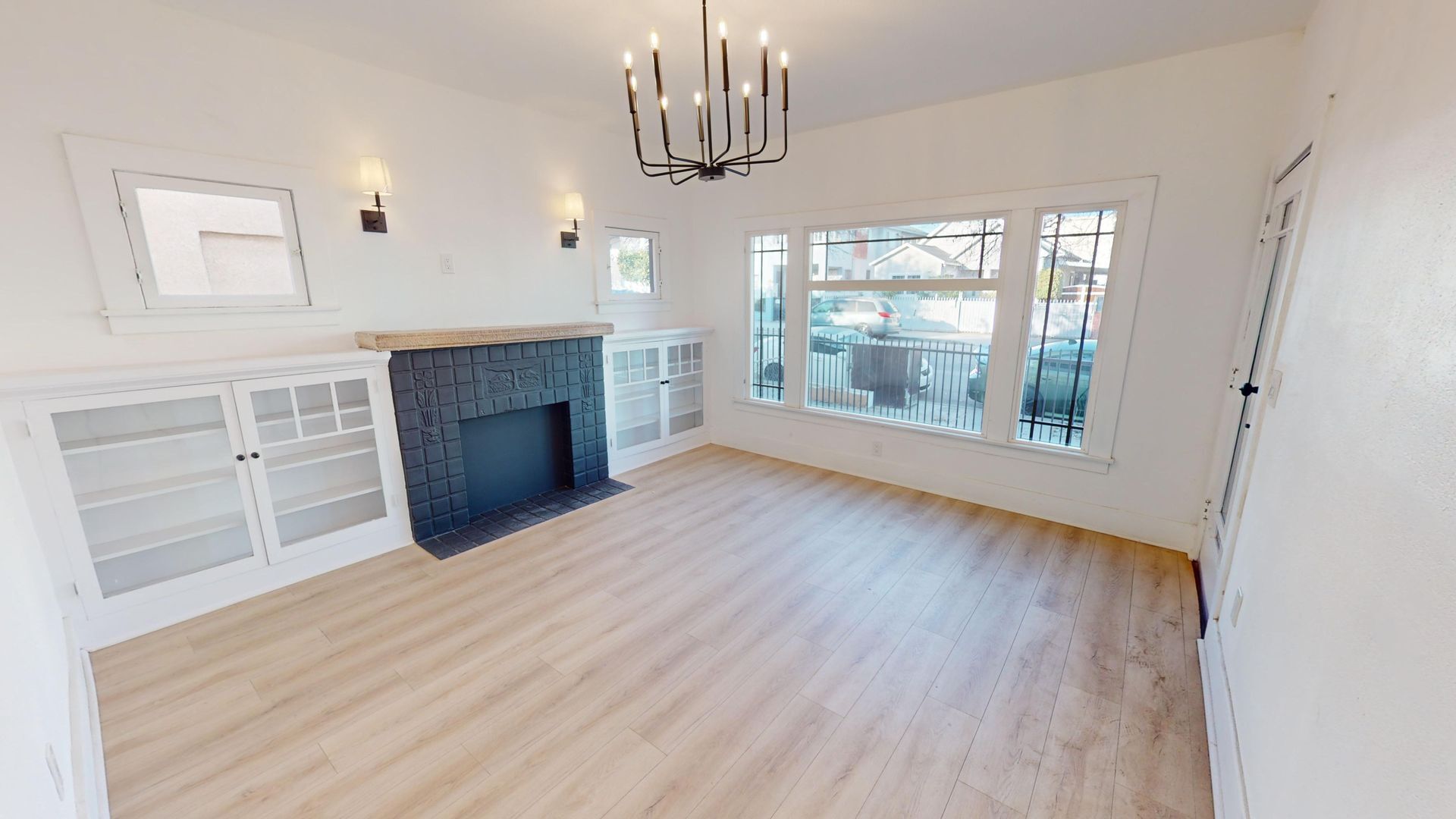 Interior Photo - 3rd St