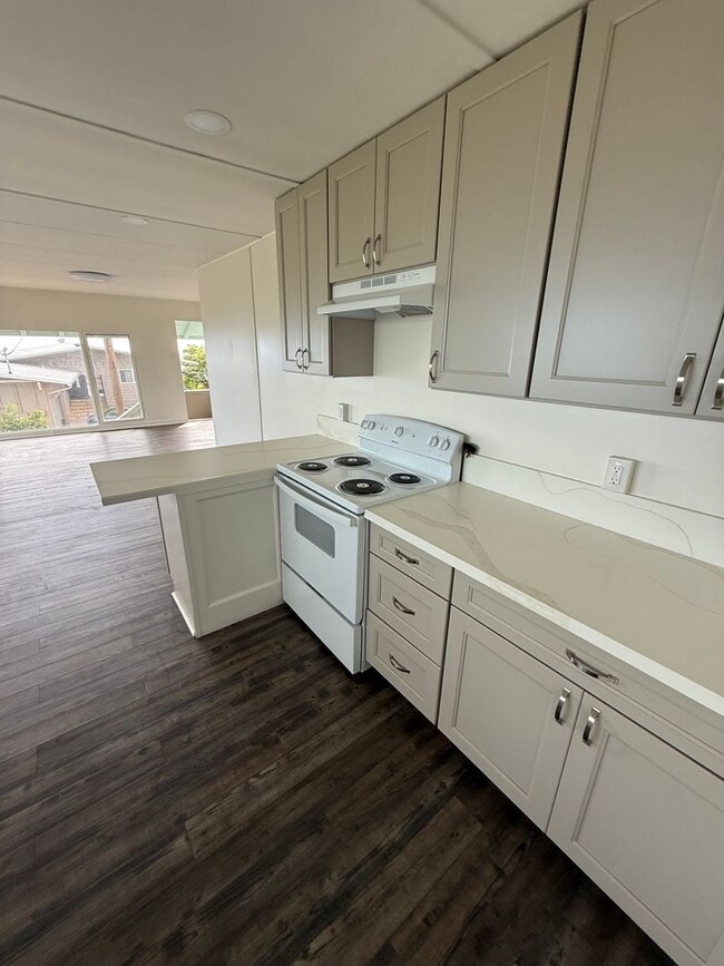 Building Photo - For Rent – 2BR / 1BA Home with Stunning Kahala Mountain View