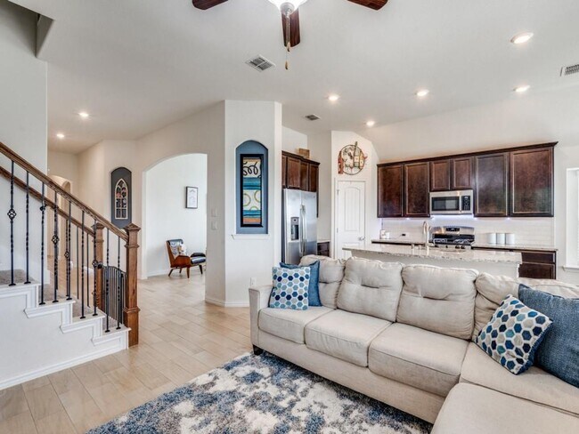 Building Photo - Spacious Living, Resort-Style Amenities & Room for Everyone in Copper Creek!