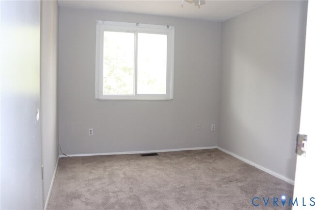 Building Photo - 8102 Clovertree Ct