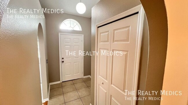 Building Photo - 130 Wheatfield Cir