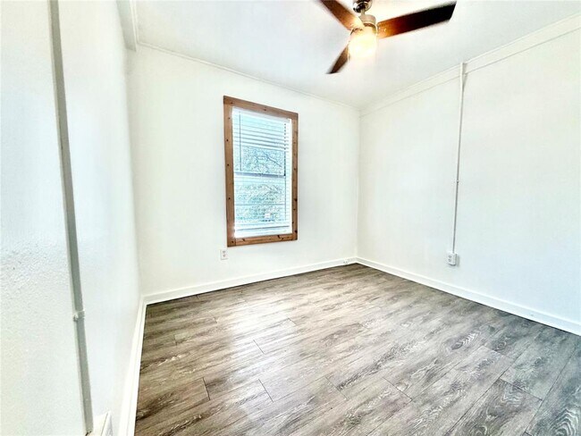 Building Photo - 1203 Olander St