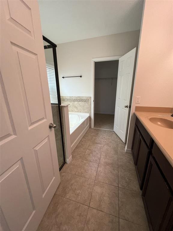 Building Photo - 15601 Carina Dr