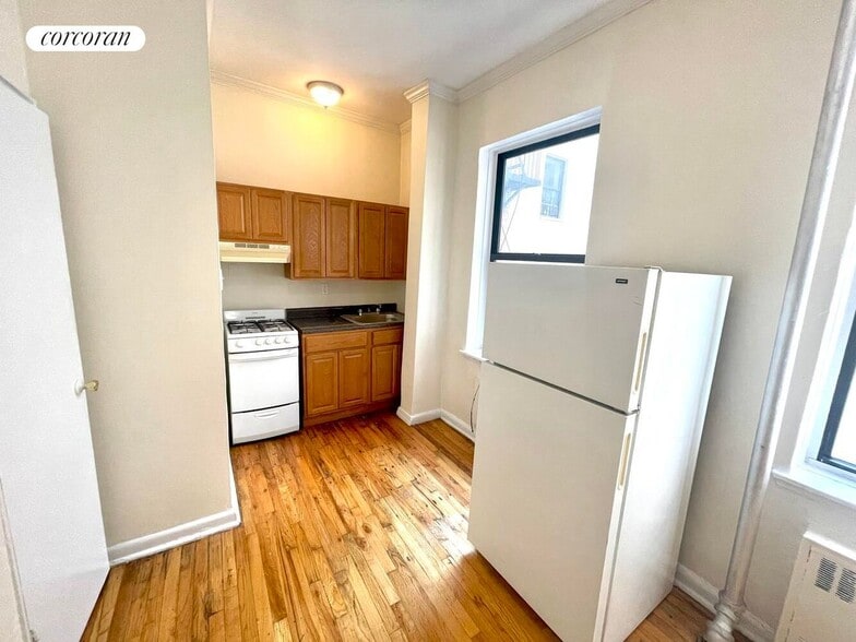 Primary Photo - 612 W 137th St