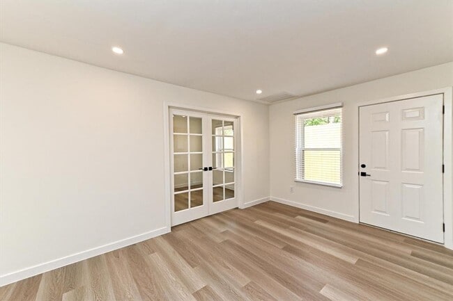 Building Photo - 1606 Normeadows Cir