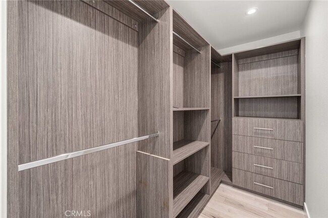 Building Photo - 4630 Cedros Ave