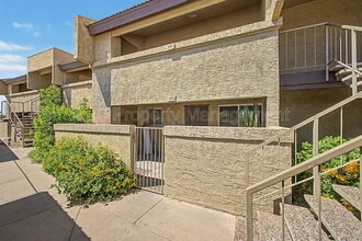 Building Photo - 4050 E Cactus Rd