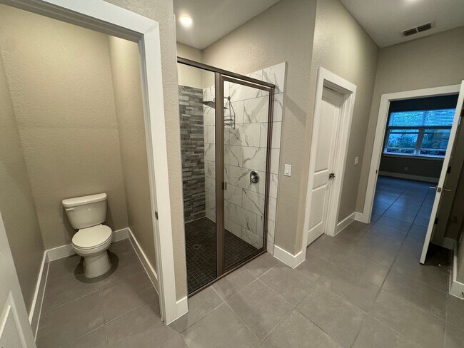 Building Photo - INCREDIBLE 4 Bedroom, 2 Bathroom Home in Poinciana!