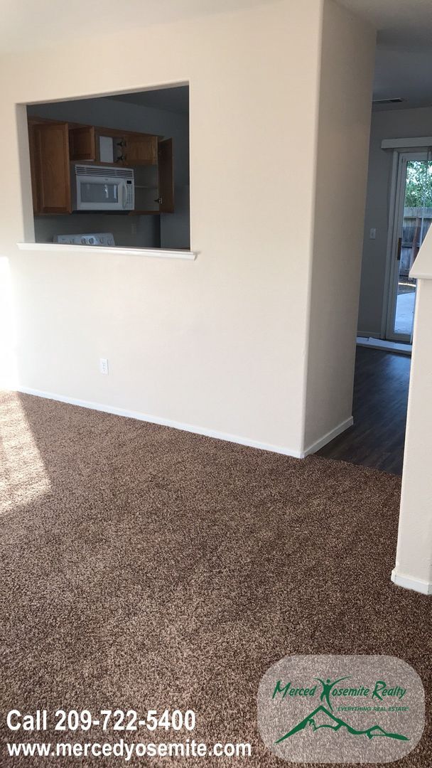 Building Photo - Appointment Only Do Not Disturb Occupants. Apply Now to Schedule Viewing.
