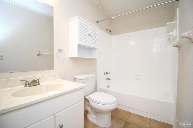 Building Photo - 2375 Sugartree Ave