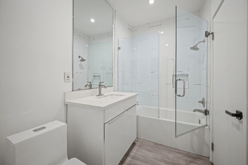 Building Photo - 627 Brittania St