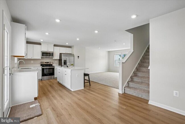Building Photo - 6415 Farrier Wy