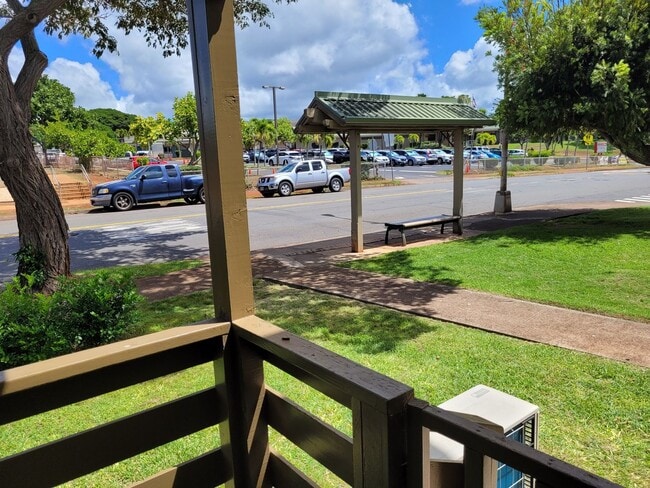 Building Photo - Nice 3bd, 1.5 bath, 2pkg 1268sqft w/lanai ...