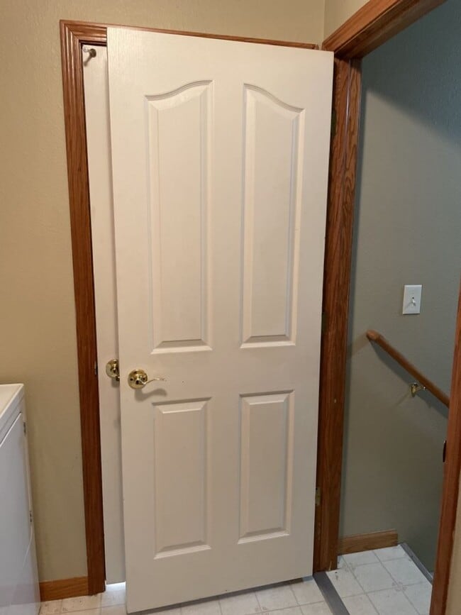 Building Photo - 4 Bed 2.5 Bath Home in Windsor - FREE Octo...