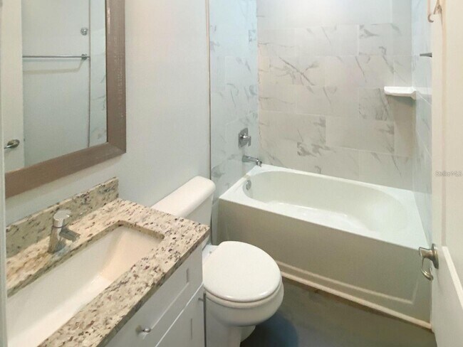 Building Photo - AMAZING RENTAL WITH 3 BEDROOMS AND 2 BATHROOMS