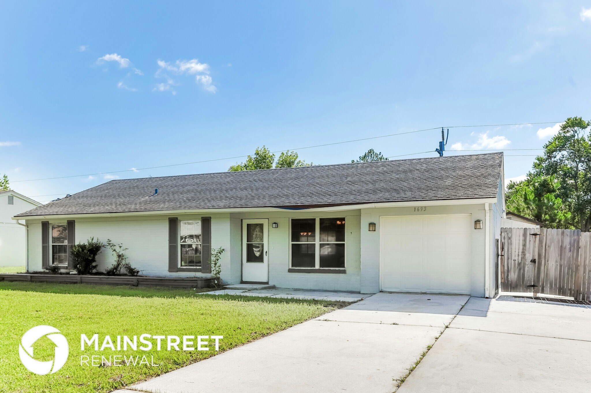 Building Photo - 1693 Susan Dr