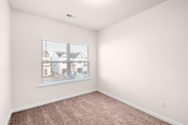 Building Photo - Beautiful Brand New 3 Bedroom 2.5 Bath Townhome in Hickory Glen!