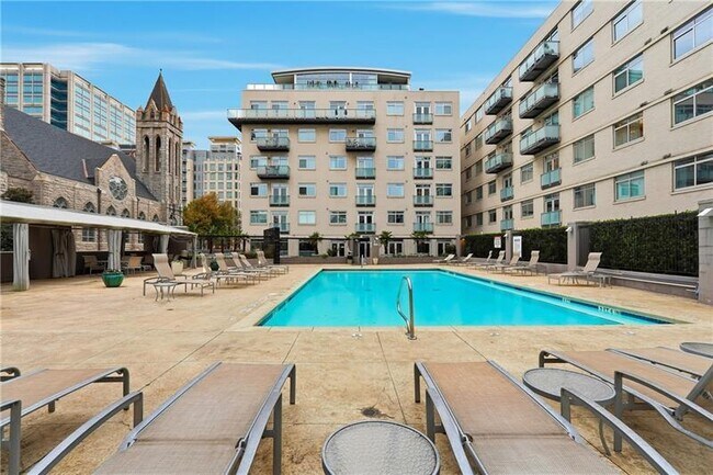 Building Photo - 805 Peachtree St NE