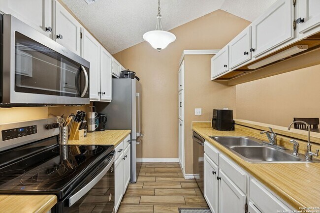 Building Photo - 14423 Watermill