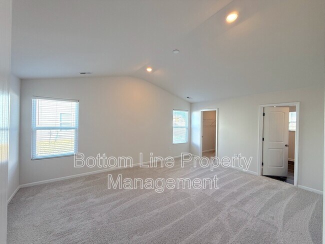 Building Photo - 249 Caley St