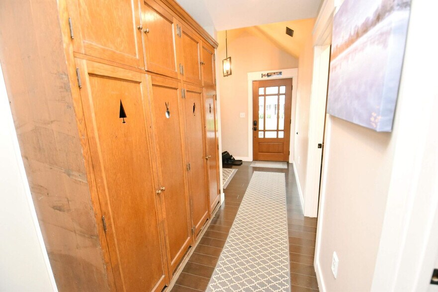 Building Photo - 1012 N Lawrence St