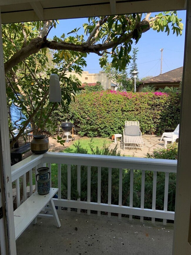 Building Photo - VENICE BEACH COTTAGE