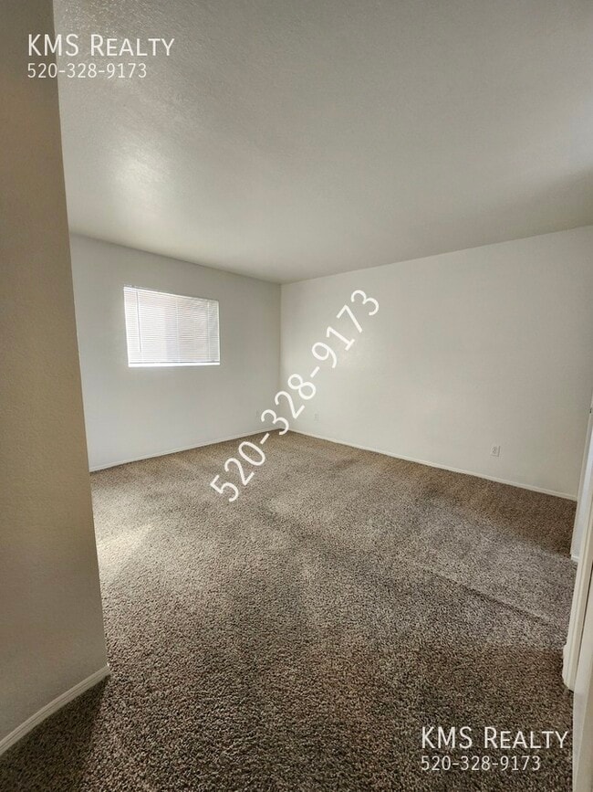 Building Photo - 56 N Camino Imagen