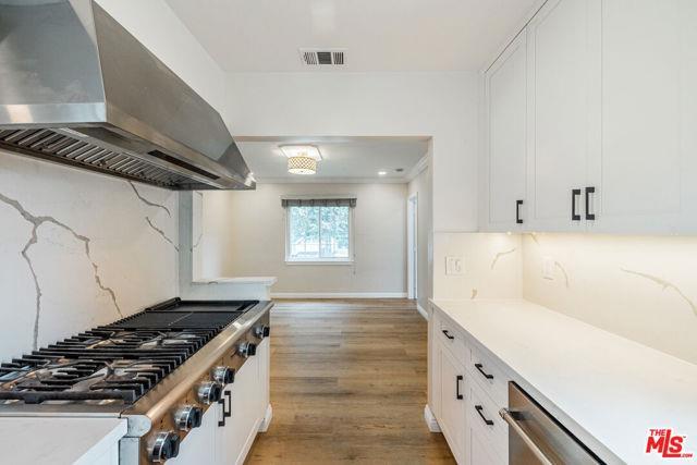 Building Photo - 2537 Cotner Ave