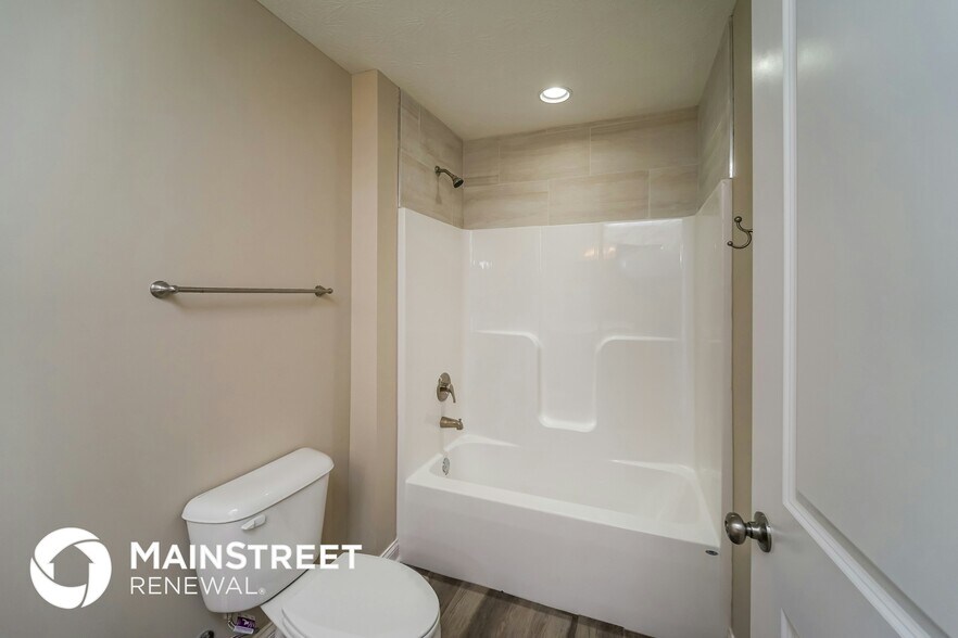 Building Photo - 11924 Washington Green Rd