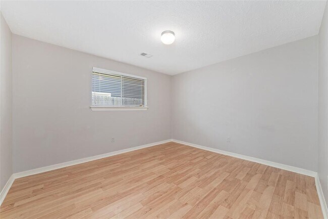 Building Photo - 4118 Donna Lynn Dr