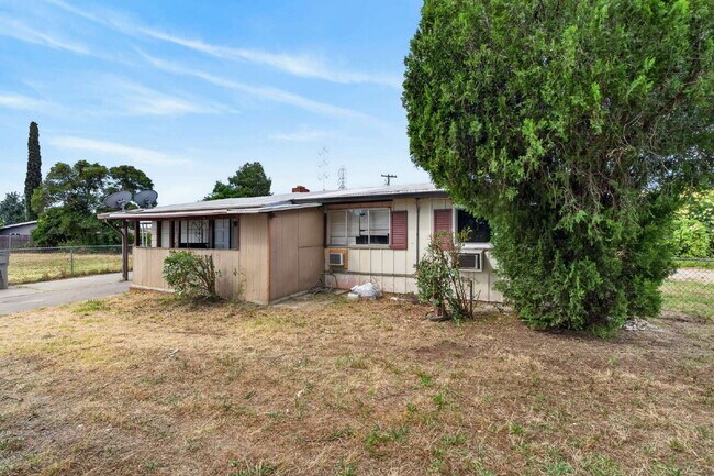 Building Photo - Charming 3-Bed Gem in Sacramento