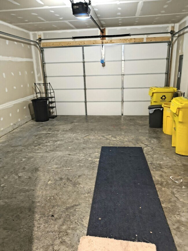 Building Photo - 235 Jenkins Way