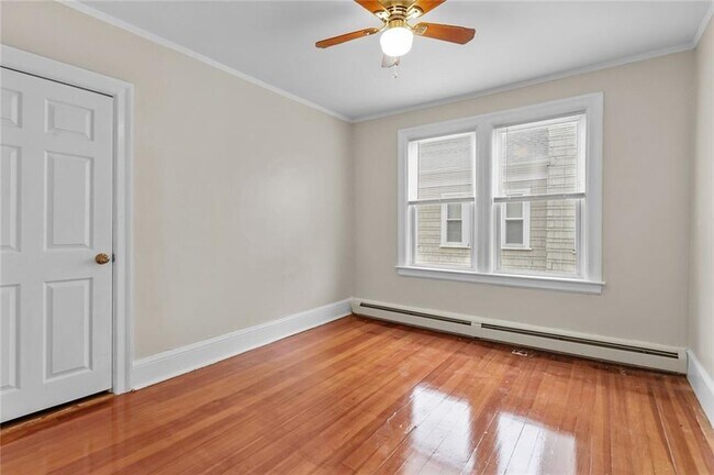 Building Photo - 123 Radcliffe Ave