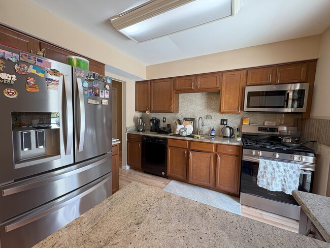 Building Photo - 18 Marquette Pl