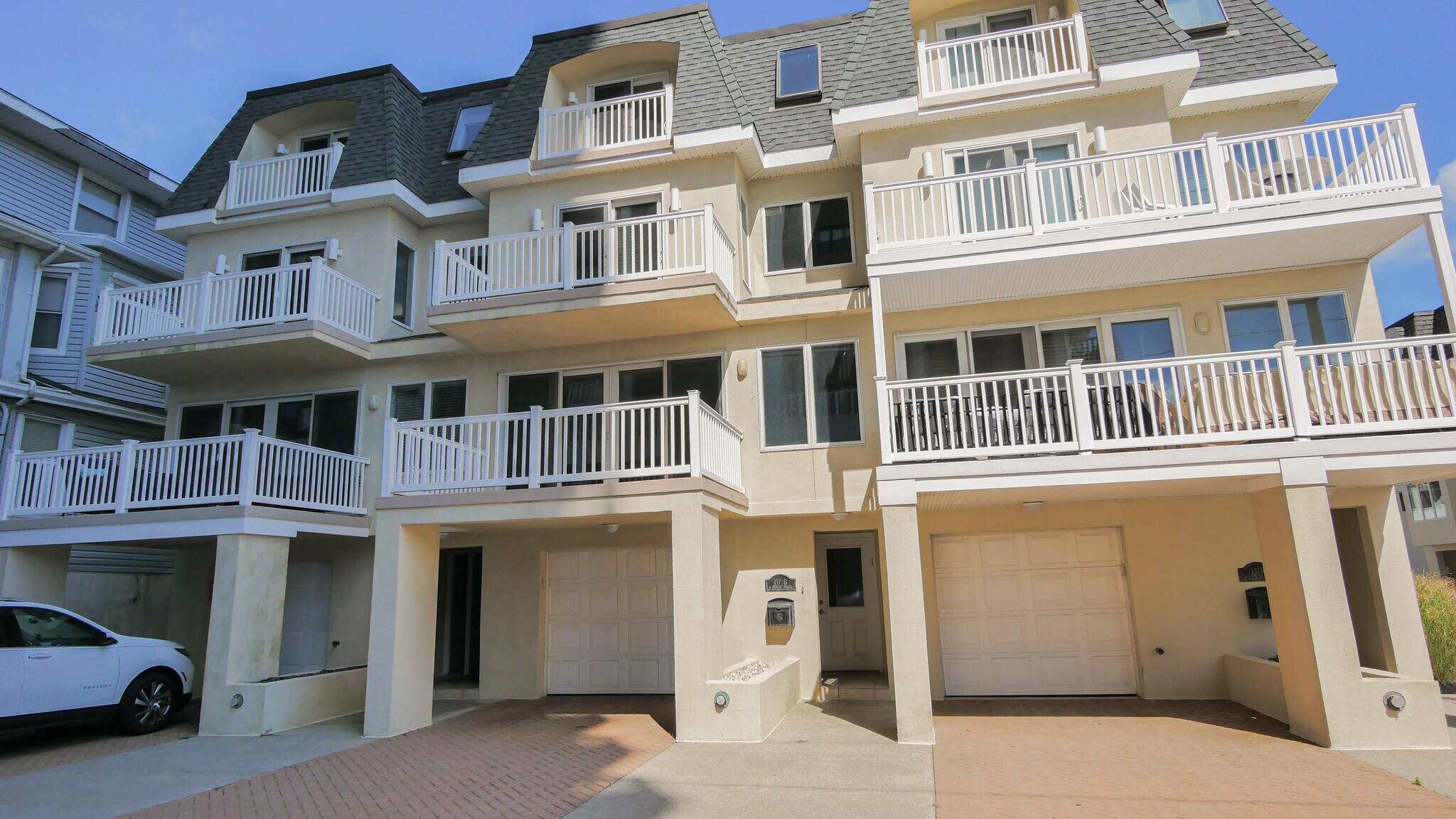 Building Photo - 137 S Berkley Sq