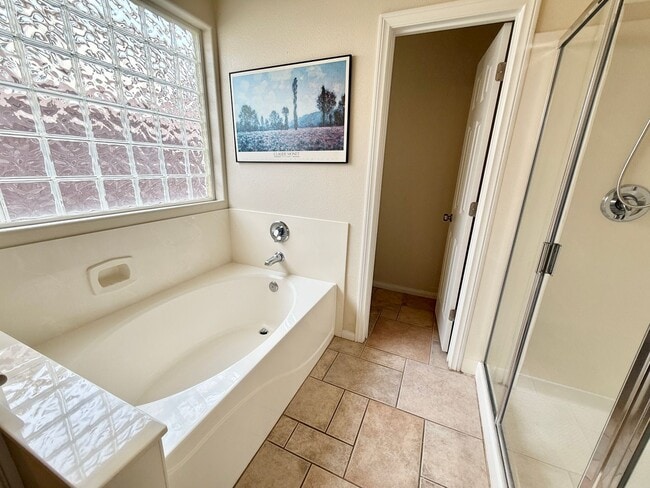 Building Photo - MOVE IN SPECIAL! FIRST TWO WEEKS RENT FREE...