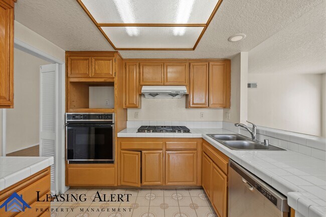 Building Photo - 27653 Myrin Ct