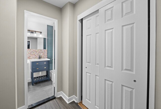 Building Photo - 10 Huron Ave