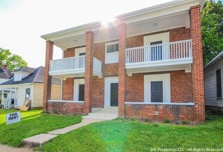 Building Photo - Now Available! 2 Bedroom 1 Bathroom in Hig...