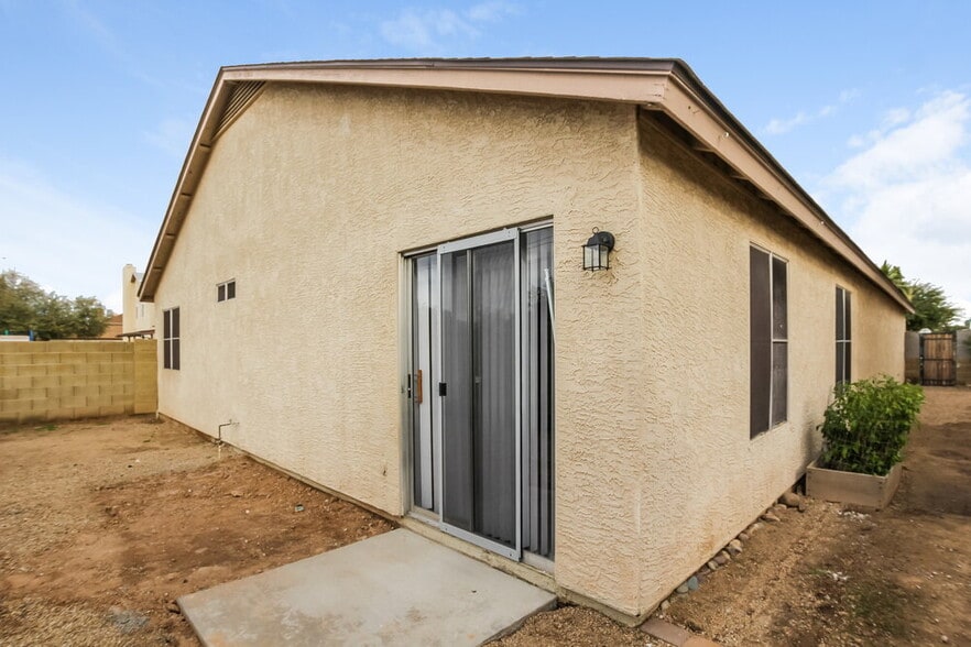 Building Photo - 10102 N 66th Ln