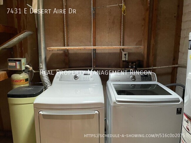 Building Photo - 7431 E Desert Aire Dr