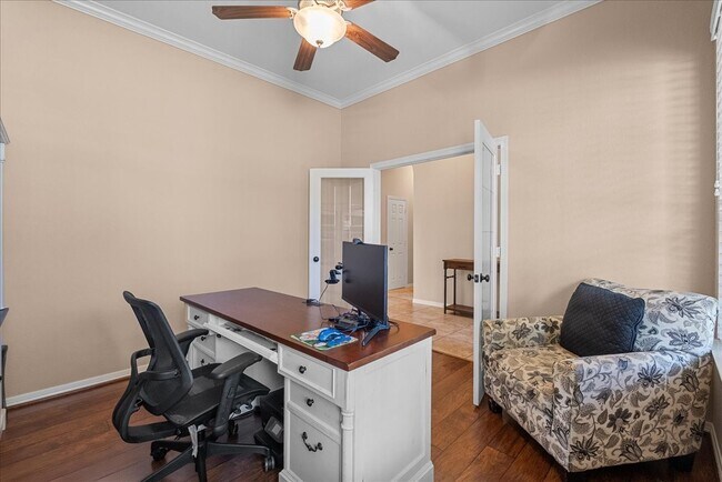 Building Photo - 606 West Fork