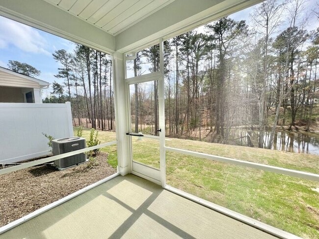 Building Photo - 208 Garden Vine Trl