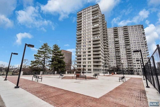 Building Photo - 2100 Linwood Ave