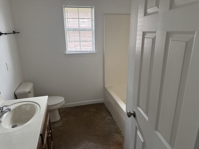 Building Photo - 945 Wineberry Rd