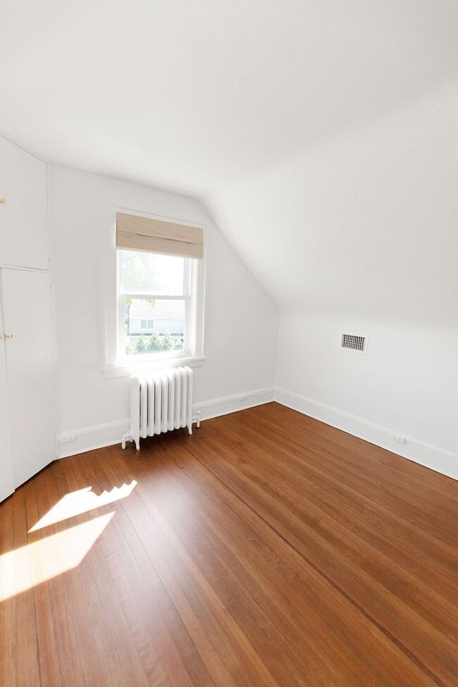 Building Photo - Renovated Home!