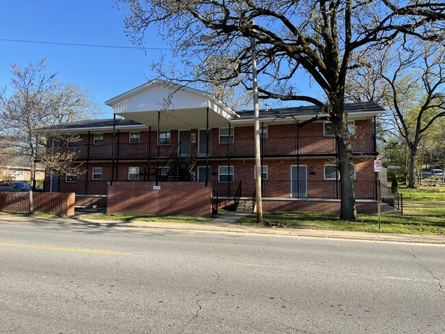 Primary Photo - Totally Remodeled 2 bedroom 1.5 bath Townh...